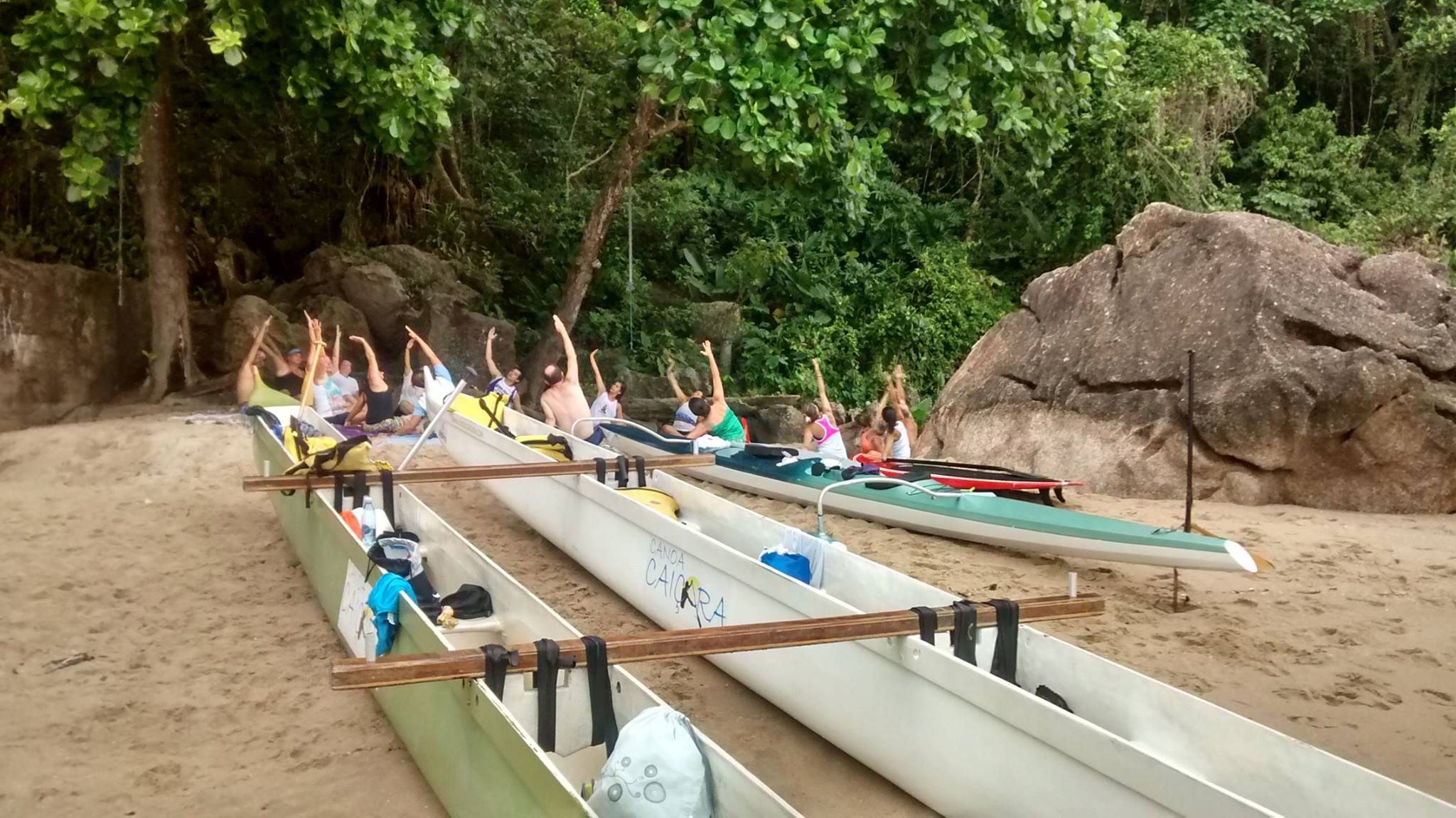 A vida na ilha: Yoga na natureza, onde o tempo passa mais devagar – Clube  dos Caiçaras